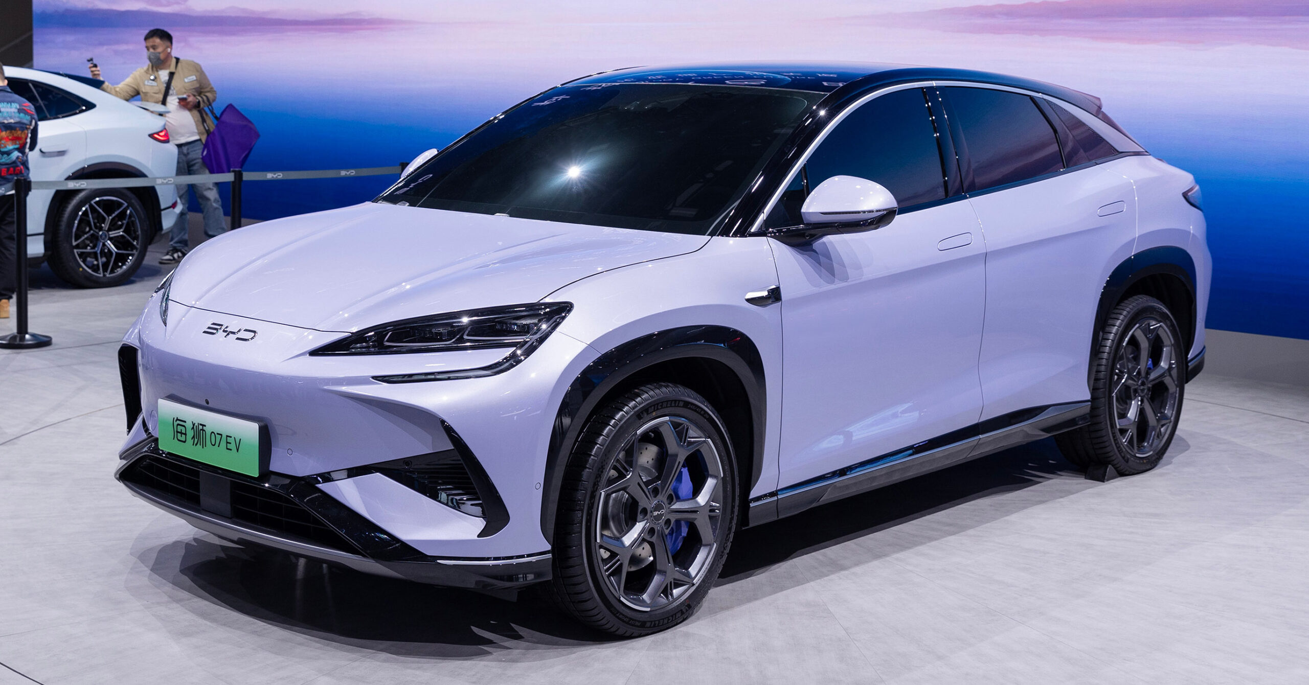 The BYD Sea Lion 07 electric crossover has been unveiled