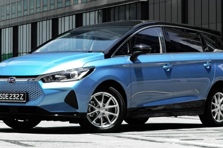 Exciting Car Review Videos: BYD E6 Features Unveiled