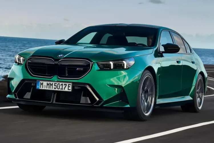 2025 BMW M5 Sedan: Unleashing Hybrid Power
