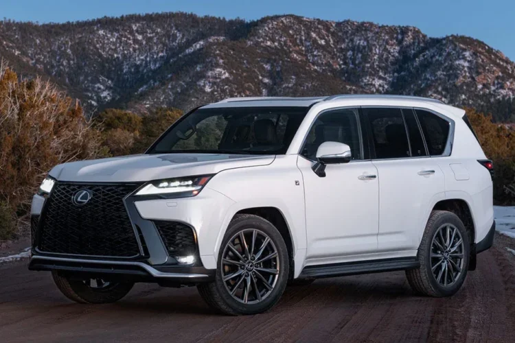 Lexus LX 700h: Revolutionizing Luxury and Eco-Friendly SUV Standards