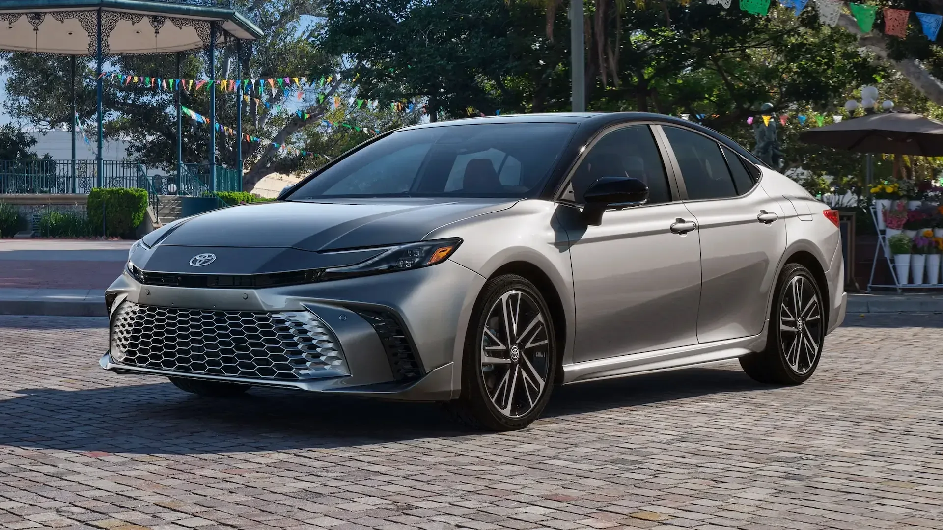 Toyota Camry Hybrid: Expert Review and Analysis