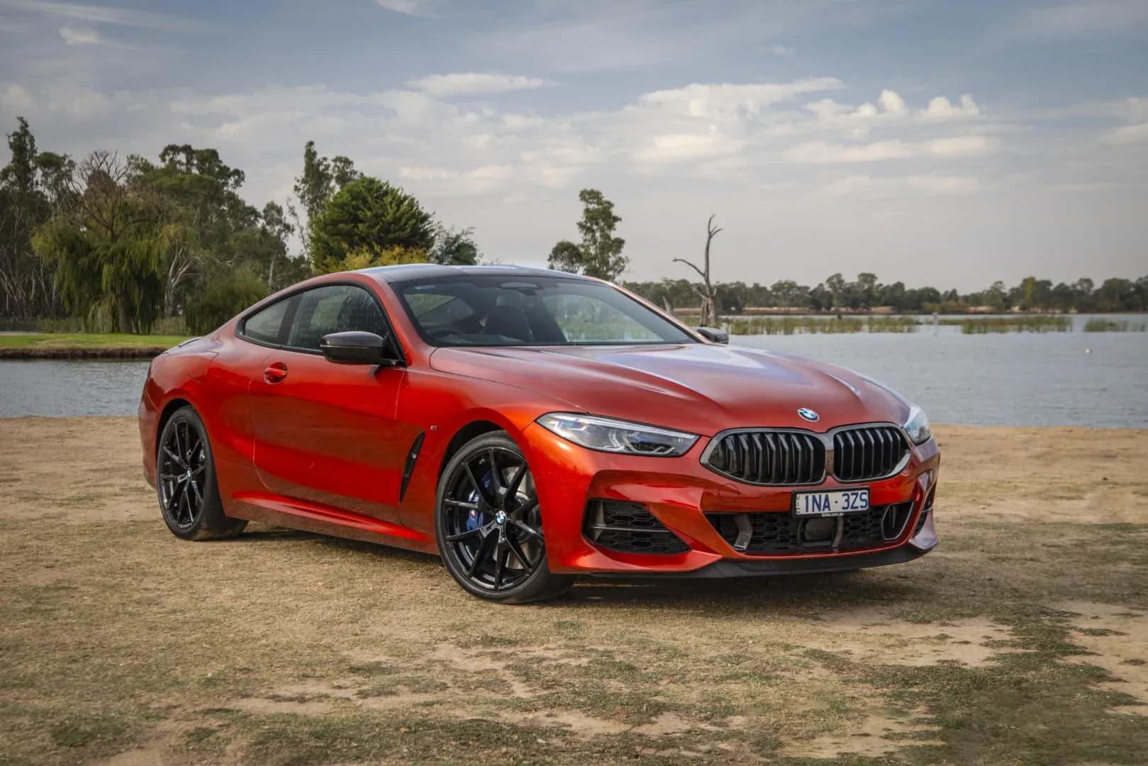 BMW M850i XDrive: Redefining V8 Power And Efficiency – - ENON Cars