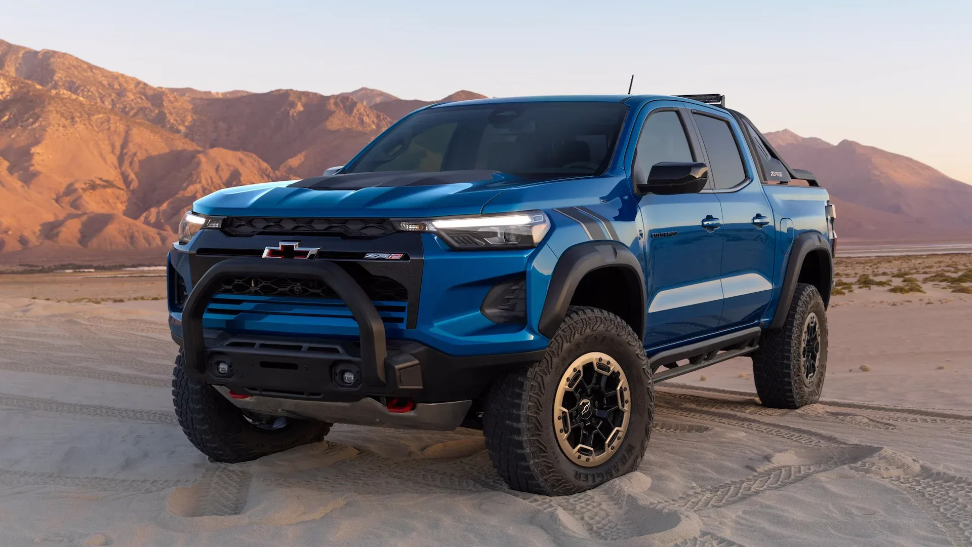 2025 Chevrolet Colorado Crew Cab A Deep Dive into Performance and