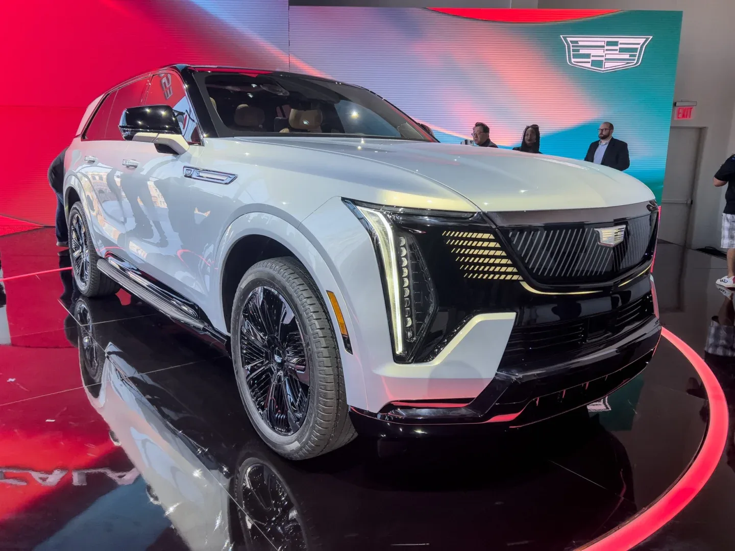 2025 Cadillac Escalade Redefines Luxury SUV Design and Performance