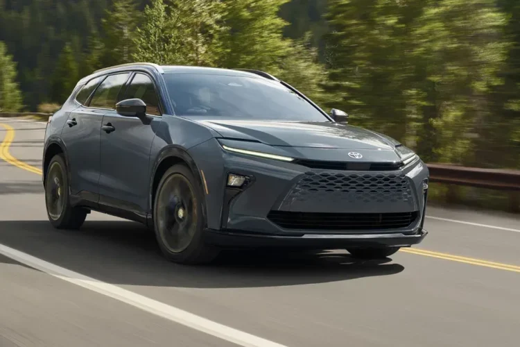 Toyota Crown Signia 2025: Redefining Luxury with Innovation