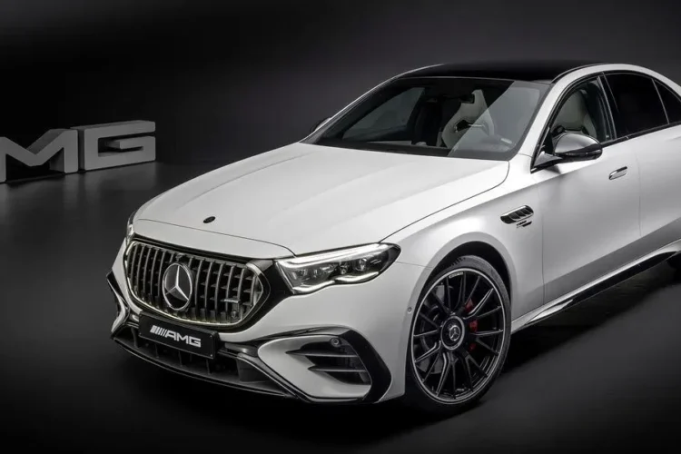 2025 Mercedes-AMG E53: Redefining Luxury and Performance