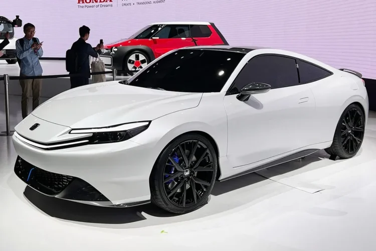 Honda Prelude’s Hybrid Comeback: A New Era in Performance Cars