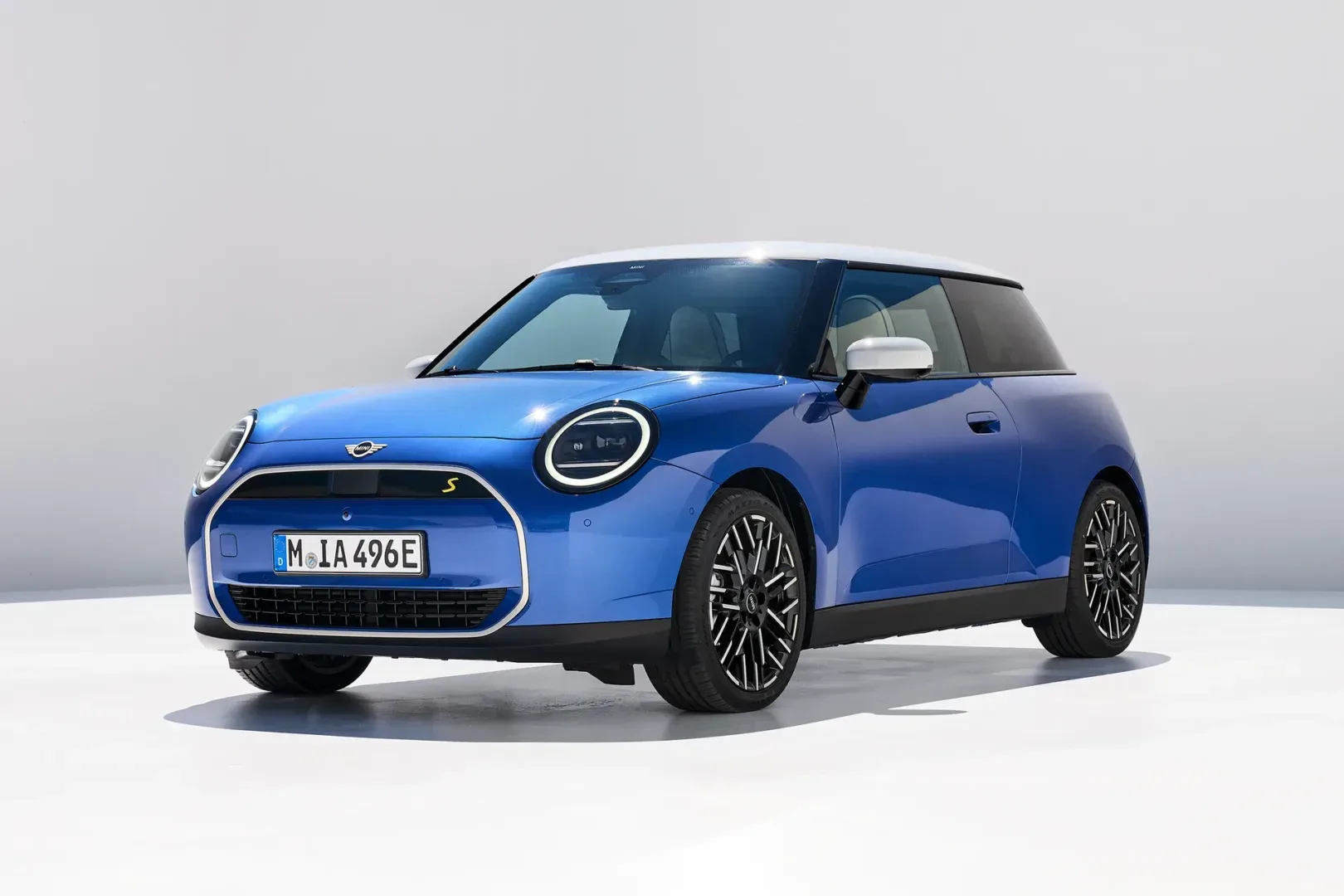 Discover the Game-Changing Features of the 2025 Mini Cooper SE Electric Car