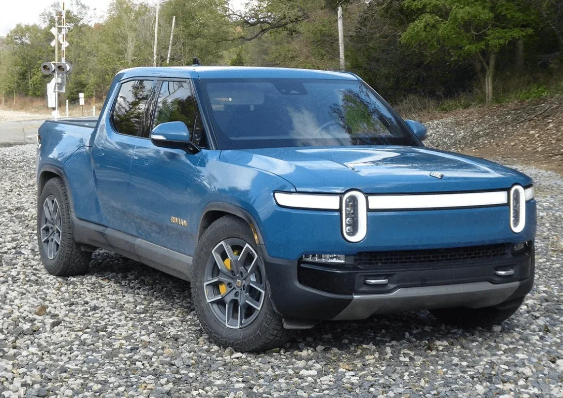 Rivian R1T Redefines Adventure with Eco-Friendly Innovation