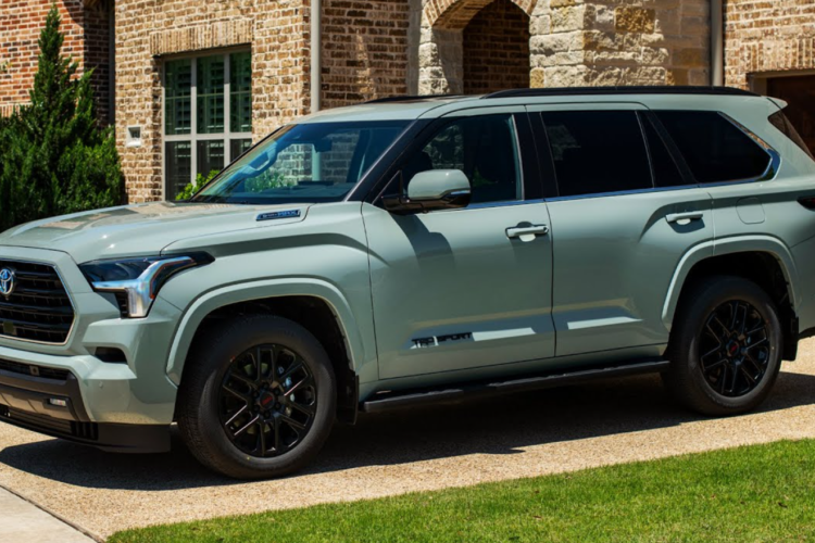 Toyota Sequoia 2024 review powerful hybrid SUV with luxury and towing capacity