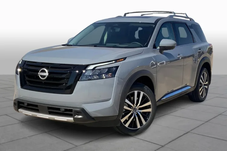 2025 Nissan Pathfinder Platinum review luxury features performance and technology highlights