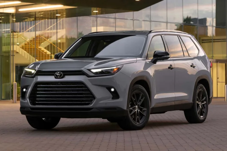 2025 Toyota Grand Highlander review spacious family SUV with hybrid and performance options