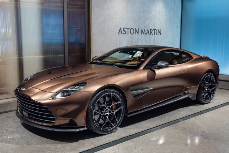 2025 Aston Martin Vanquish redefines V12 performance and luxury grand touring