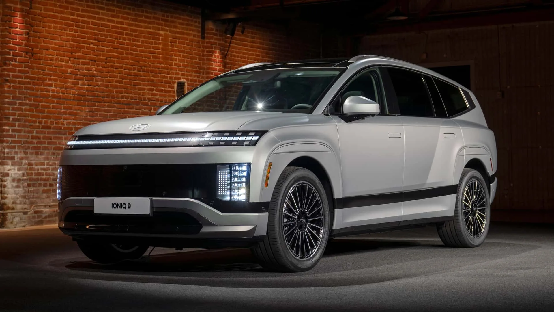 Hyundai Ioniq 9 electric SUV redefines premium mobility with futuristic design and advanced tech